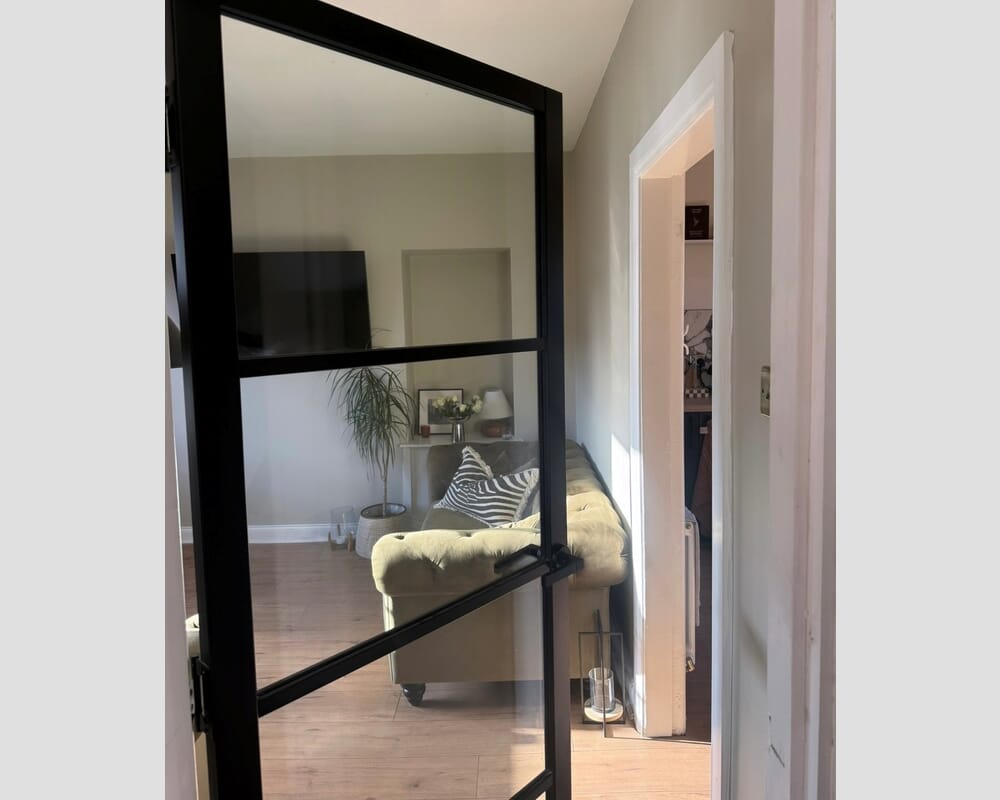 1981 x 305 x 35mm Kensington Black 4L Glazed Prefinished Internal Doors